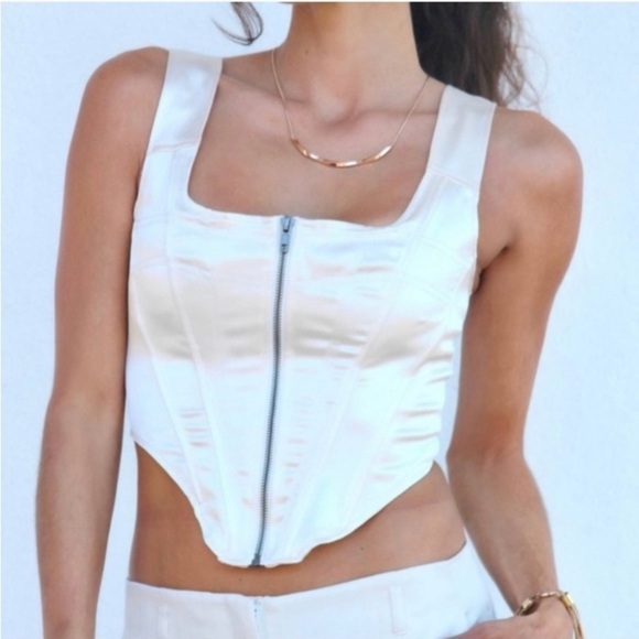 FUTURE COLLECTIVE Kahlana
Barfield Brown Women's Zip-Front
Bustier - Picture 3 of 7